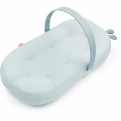 Done By Deer ™ Babynest Met Activiteitenboog Raffi Blauw