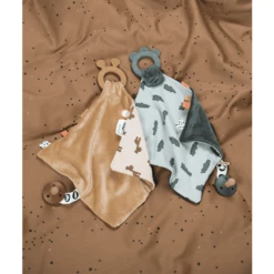 Done By Deer ™ Knuffeldoekje Met Bijtring Croco, Groen -Done By Deer done by deer knuffeldoekje met bijtring croco groen a302616 2