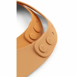 Done By Deer ™ Silicone Slabbetje 2-Pack Raffi Mosterdgeel -Done By Deer done by deer silicone slabbetje 2 pack raffi mosterdgeel a341597 2